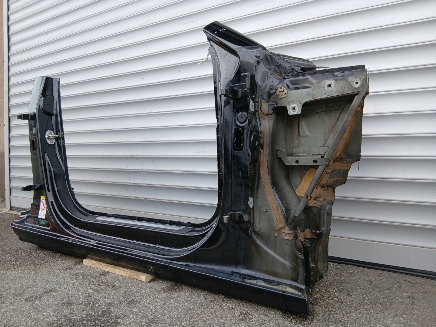 AUDI A4 B9 LIFT sedan quarter threshold pillar right front LY9T