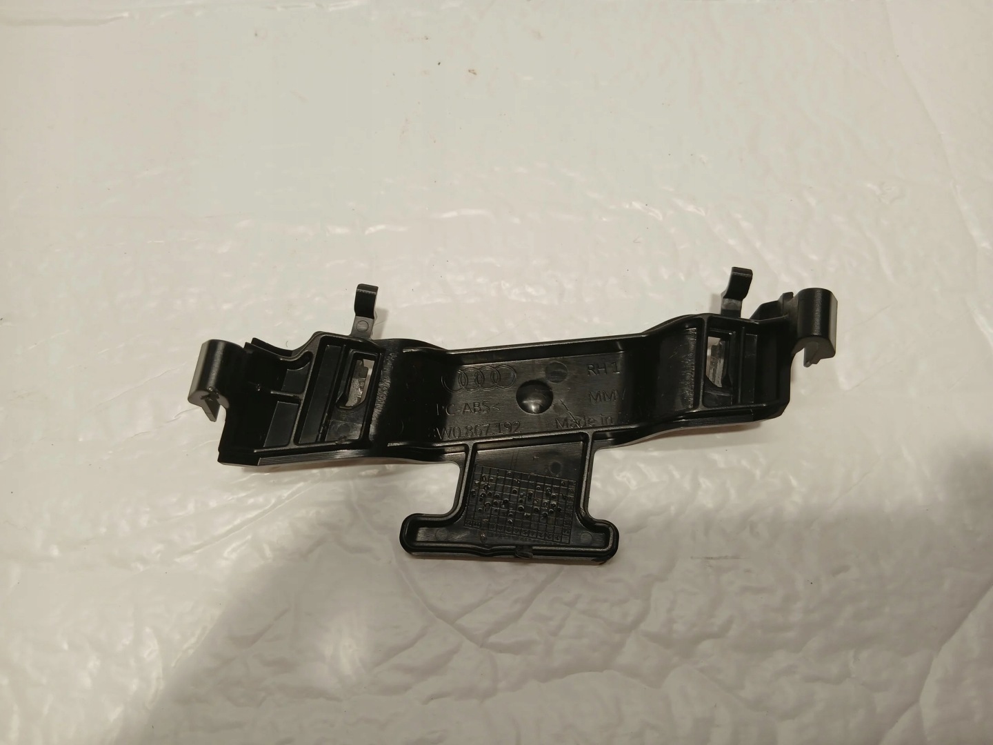 AUDI A4 B9 LIFT holder covers SLUPKA 8W0867192