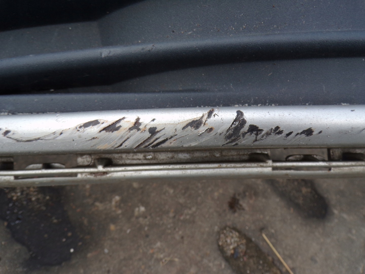 front bumper front VOLVO S40 2 II WERSJA below washers