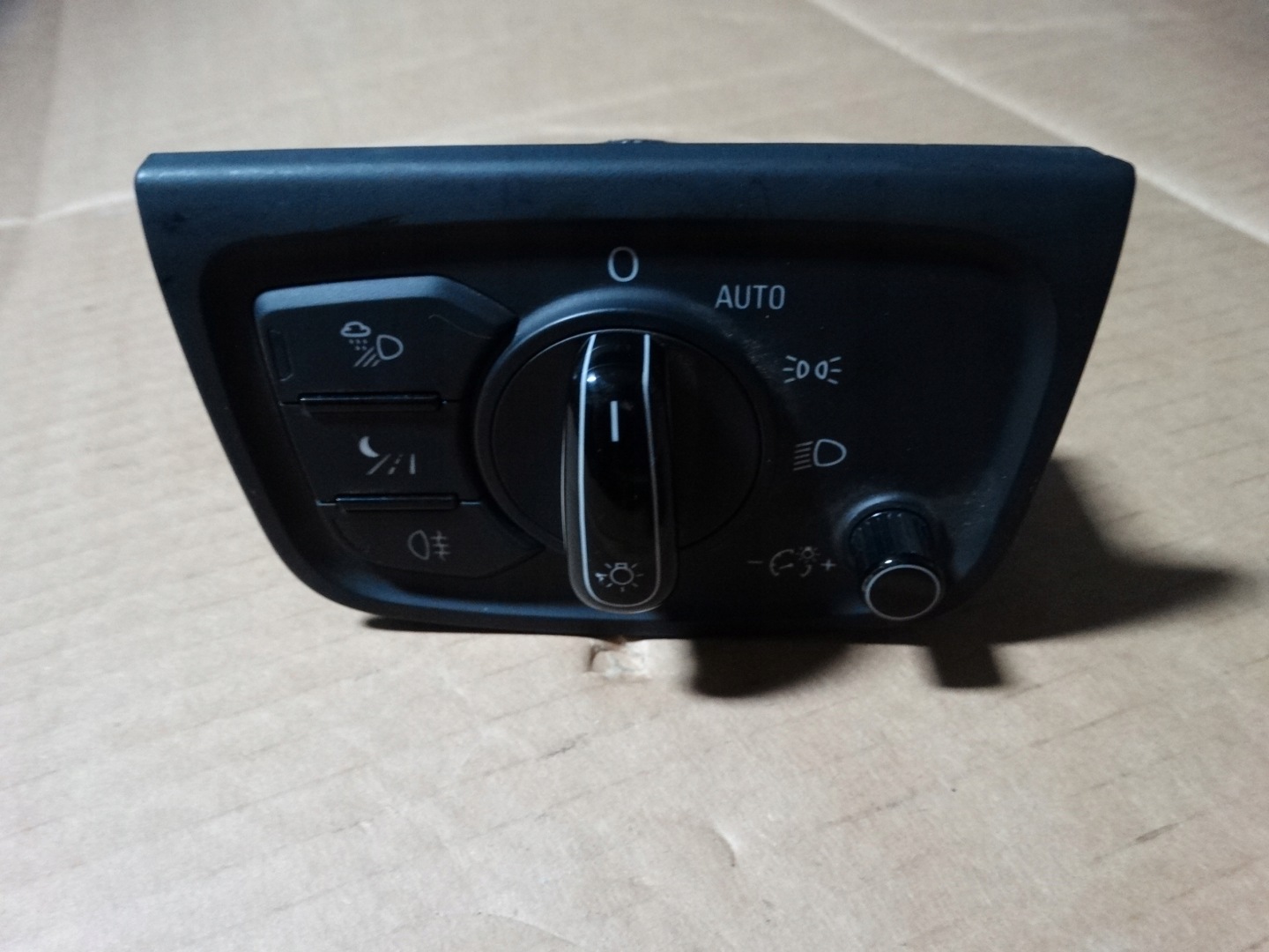 IDEALNY INTERRUTTORE LUCI AUDI A8 D4 1