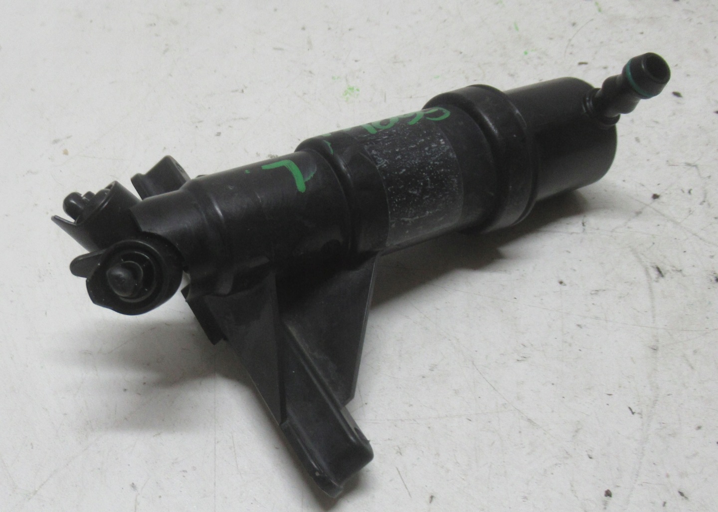 BMW E60 3.0 LCI 08R Waschwasserdüse lichte links