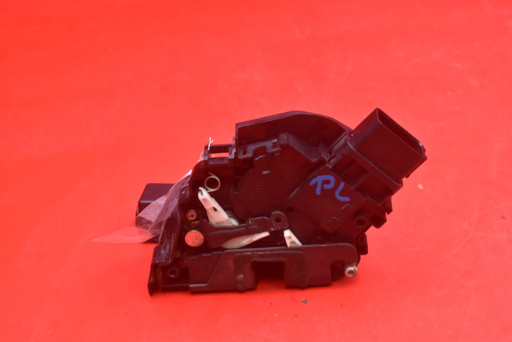 lock door left front front EU 3M5A-R21813-ET FORD FOCUS MK2 08-11