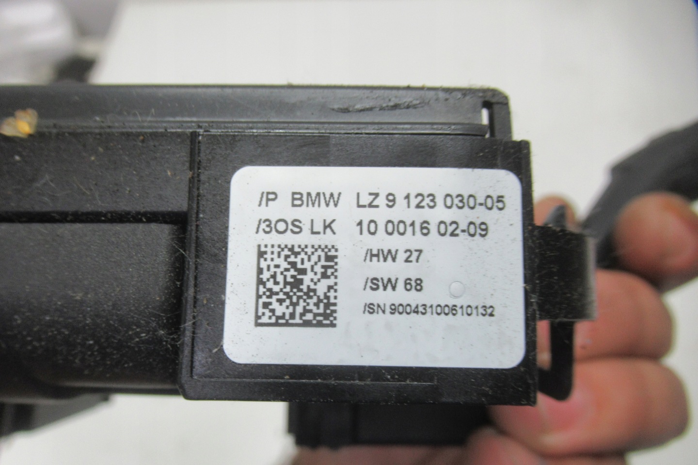 BMW E87 10R PRZELACZNK ZESPOLONY 9123030