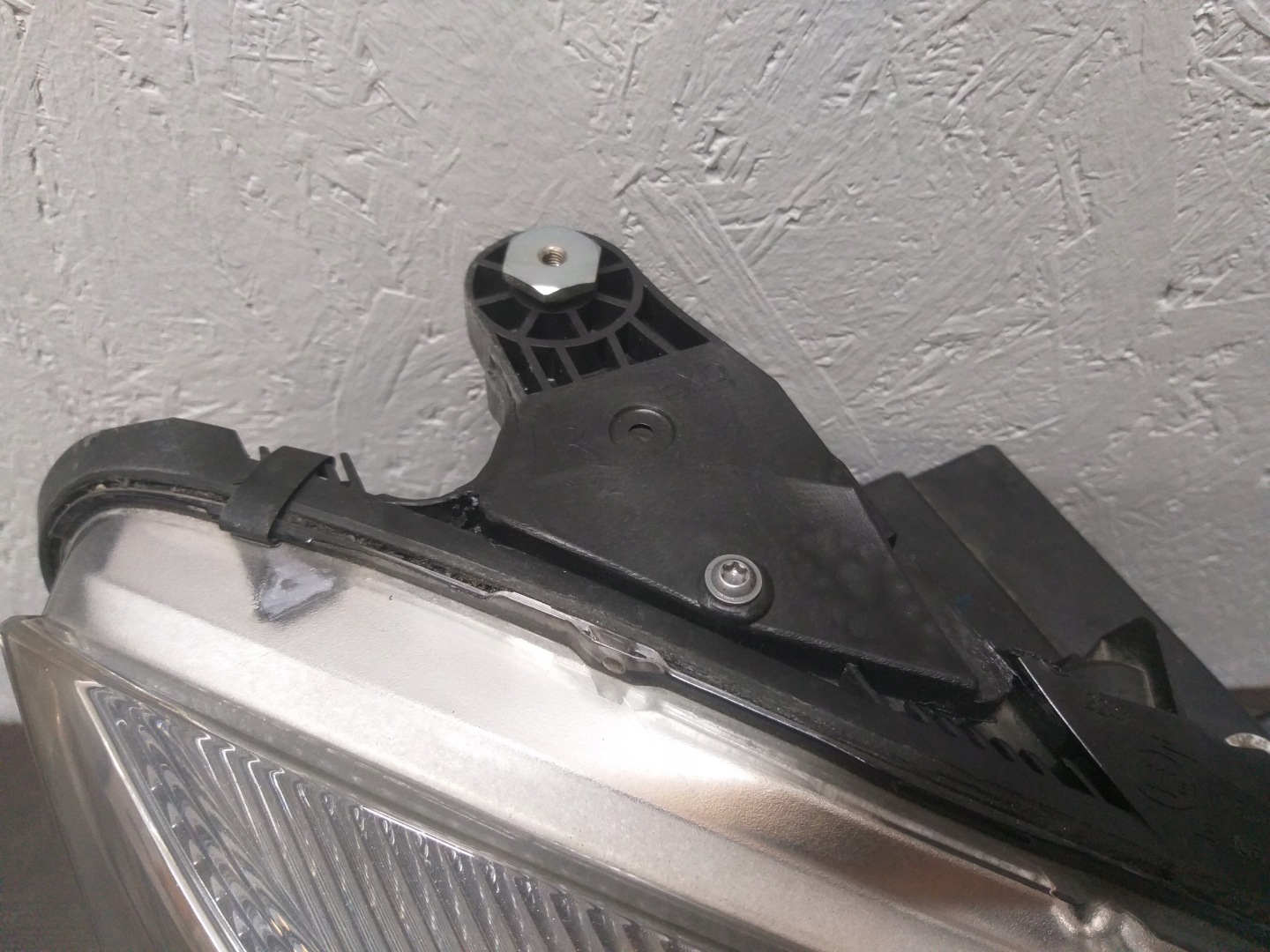 LIGHT RIGHT FRONT MERCEDES C KLASA W204 07-10 BI XENON POSITIONING