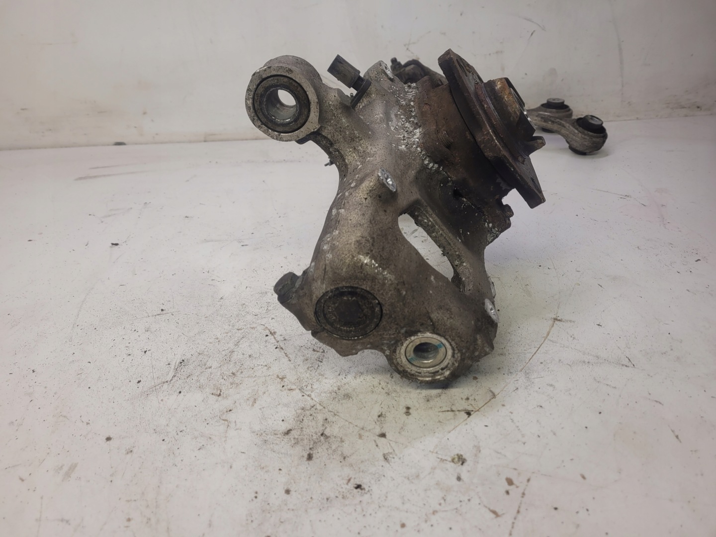swing left front AUDI A4 B9 A5 Q5 8W0407559