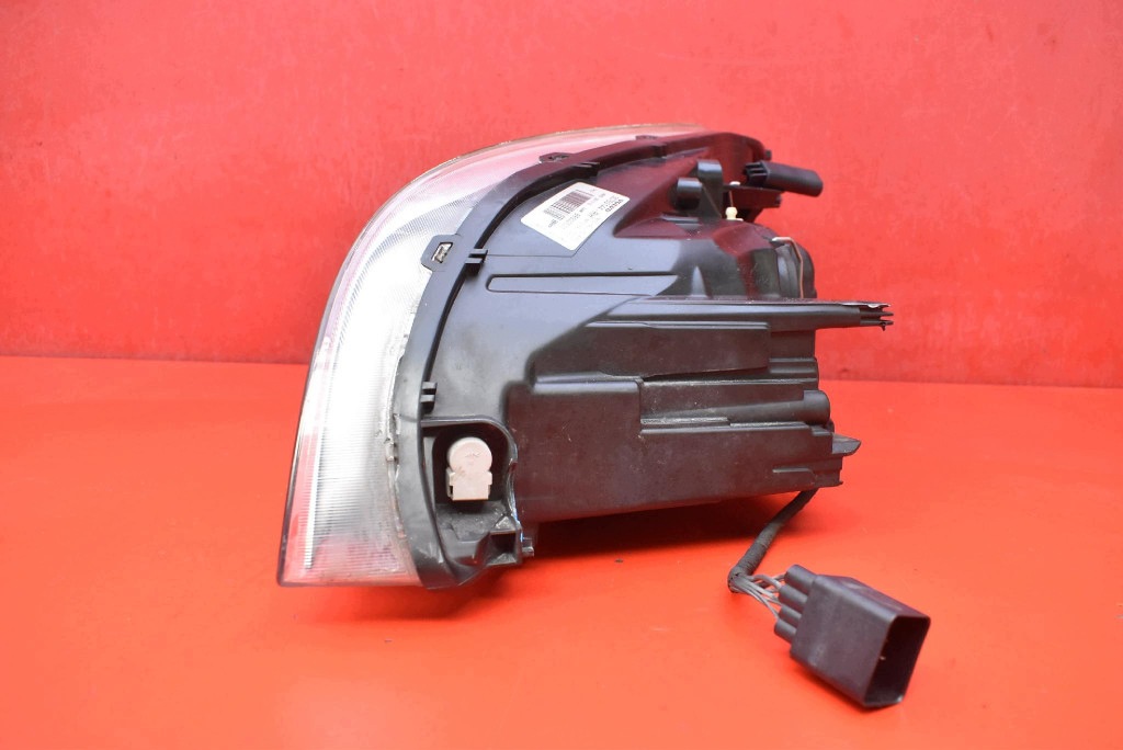 REFLEKTOR right light front EU 30763144 VOLVO XC60 1 and 08-13