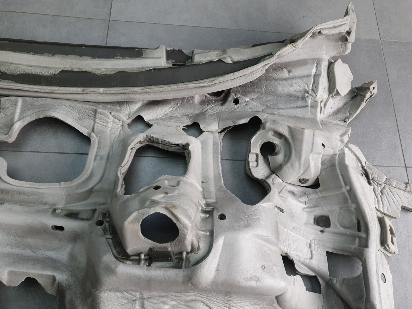 Audi A3 8Y hb soundproofing partition wall 8Y1863947