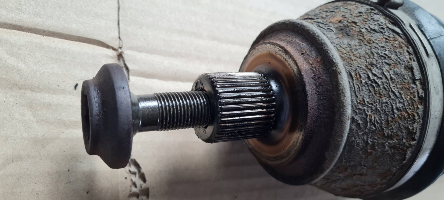 A6 C6 LIFT semi-axis semi-axis right front 2.0 TDI AUTOMAT 4F0407272N