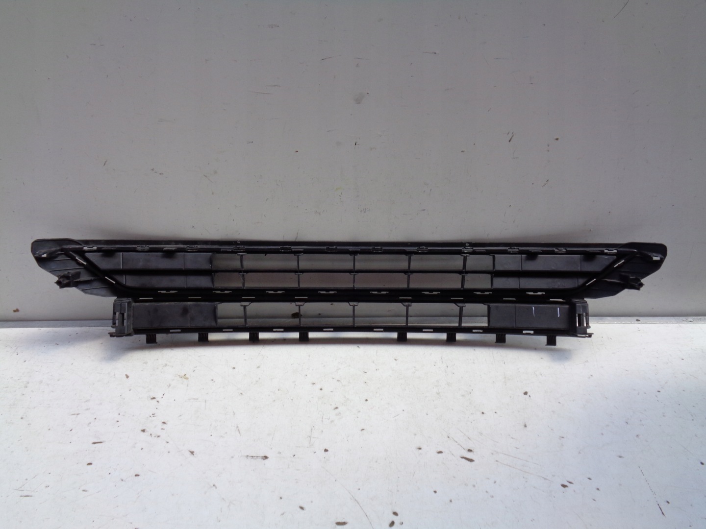 GRIGLIA PARAURTI VW POLO 2G 2G0 17