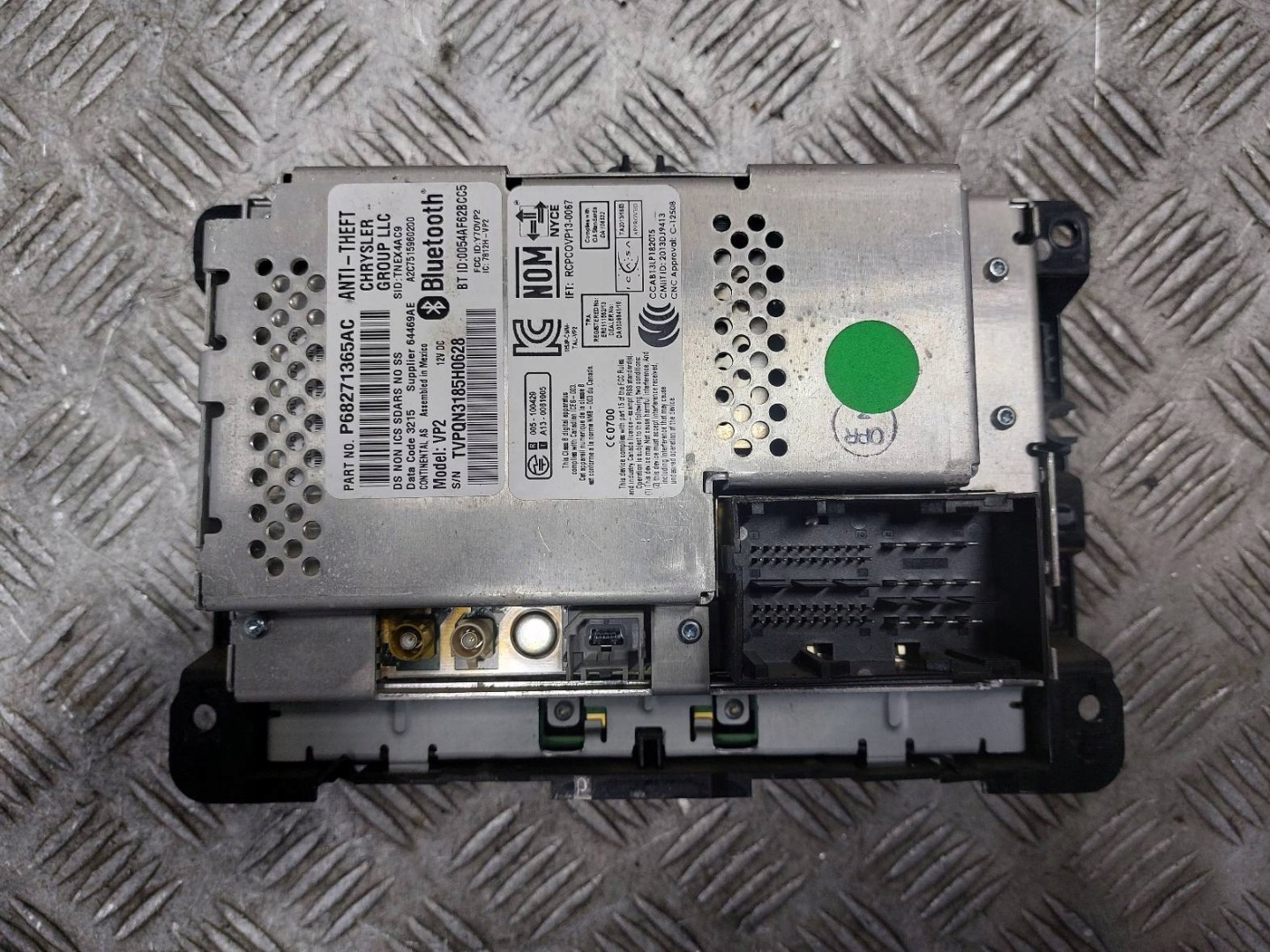 RADIO ODTWARZACZ RAM 1500 e LIFT 68271365AC