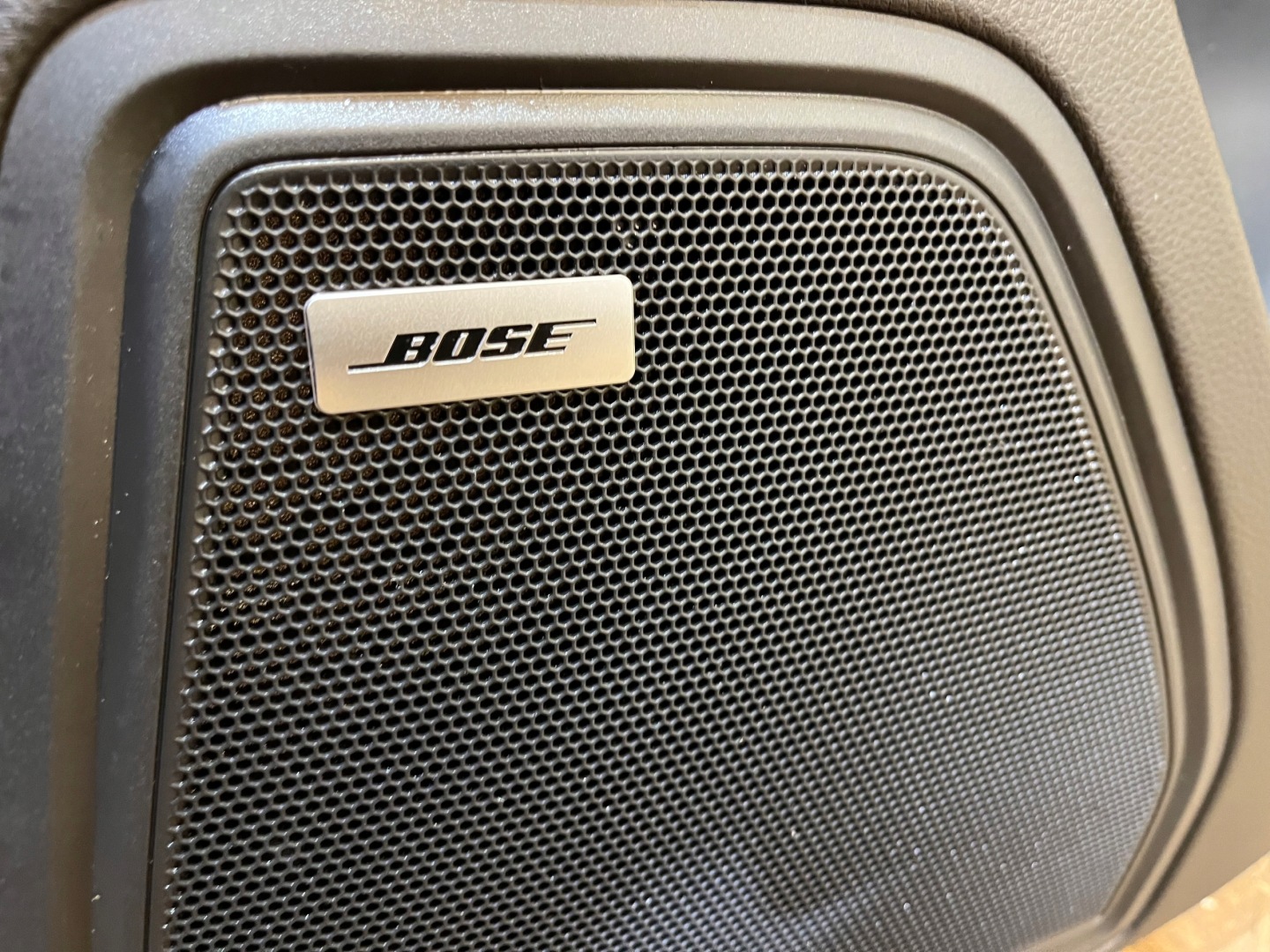 IDEALNY side door rear part rear right BOSE PORSCHE MACAN 1