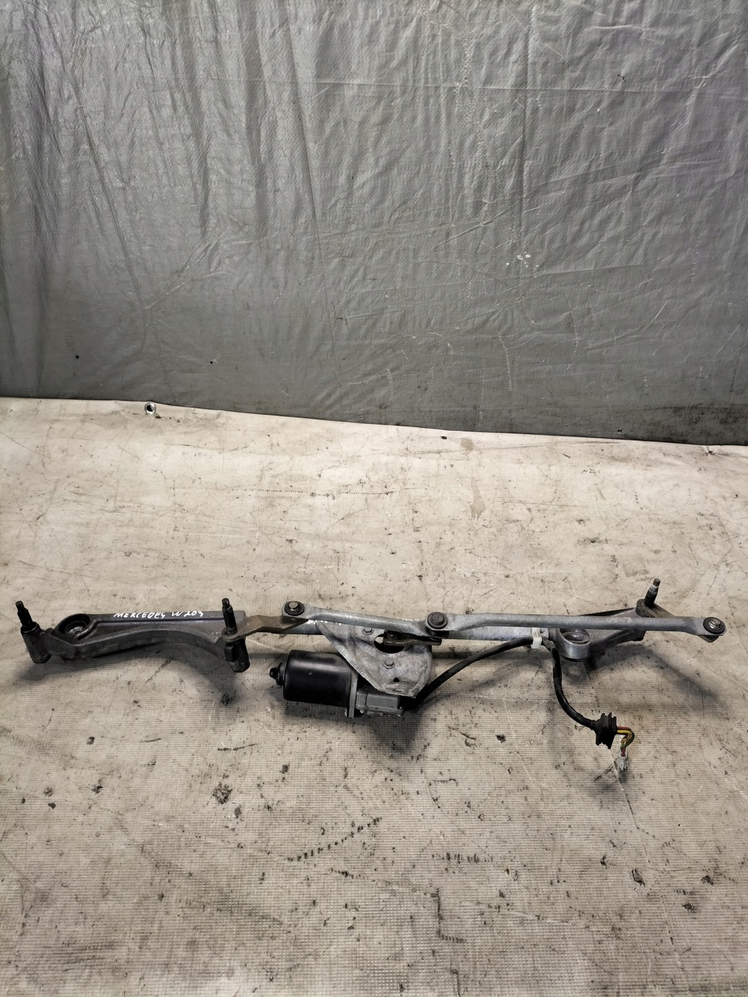 Mercedes-Benz OE A2038200342 Wischergestänge