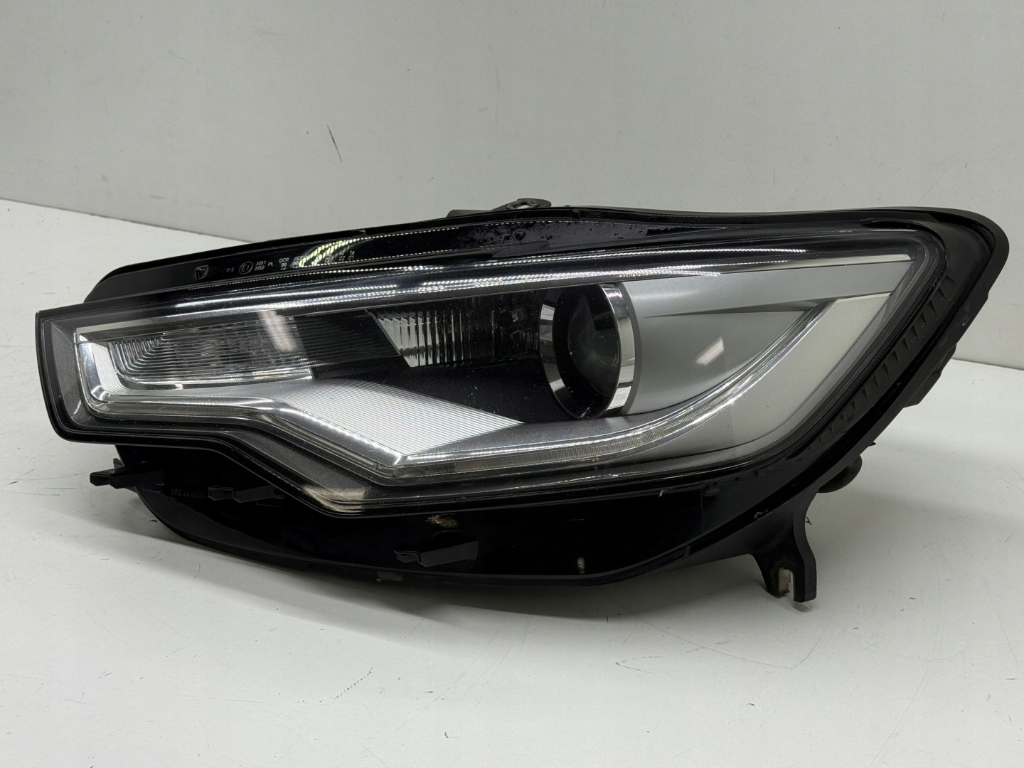 AUDI A6 C7 light reflektor left front BI-XENON XENON original!