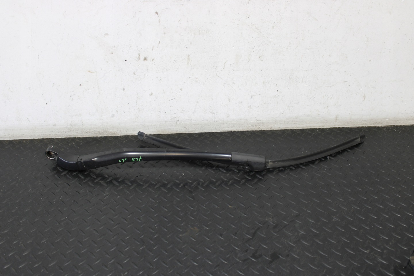 wiper arm wiper left PORSCHE CAYENNE 7L5