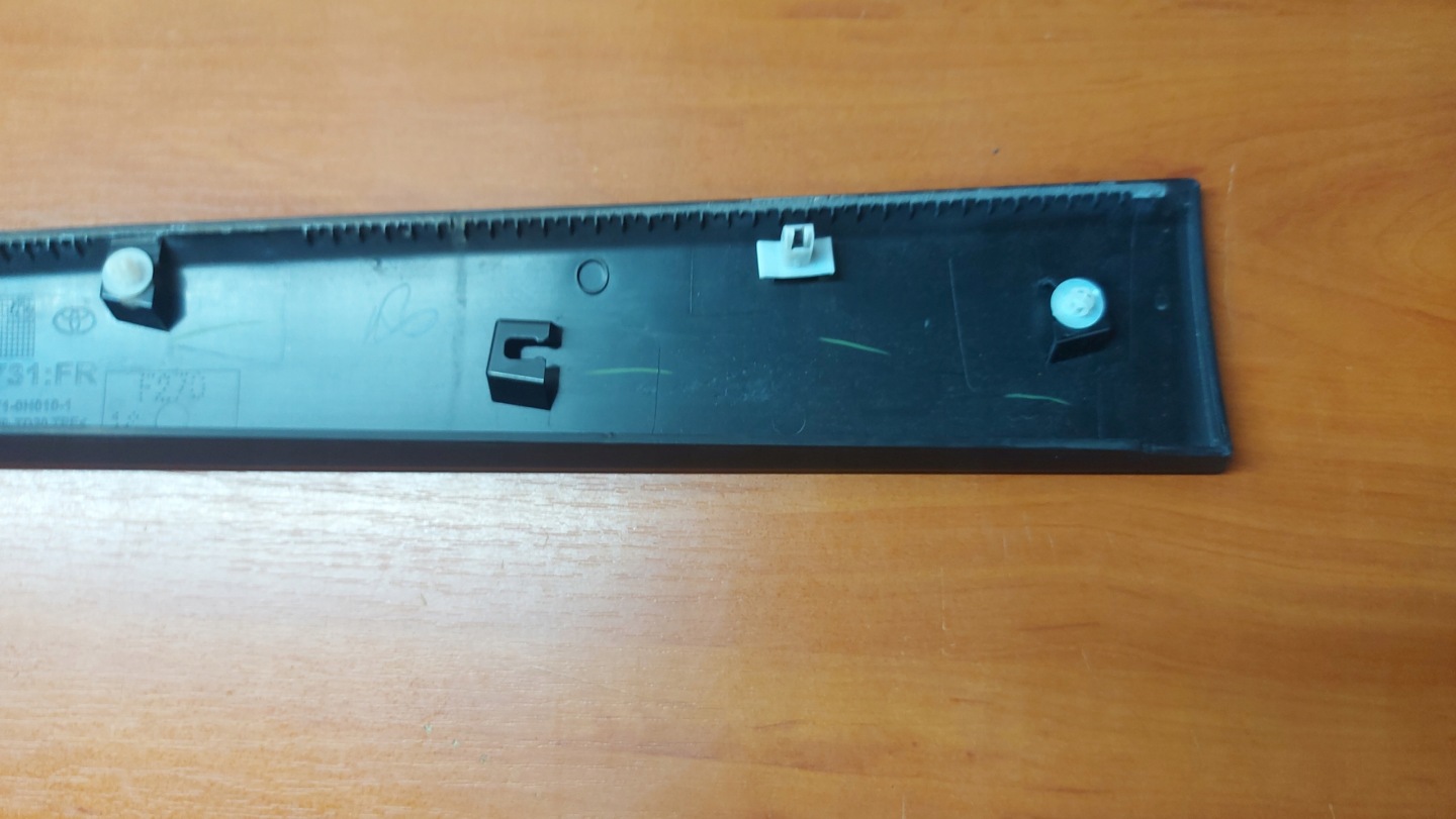 moulding door right right front TOYOTA AYGO X 22