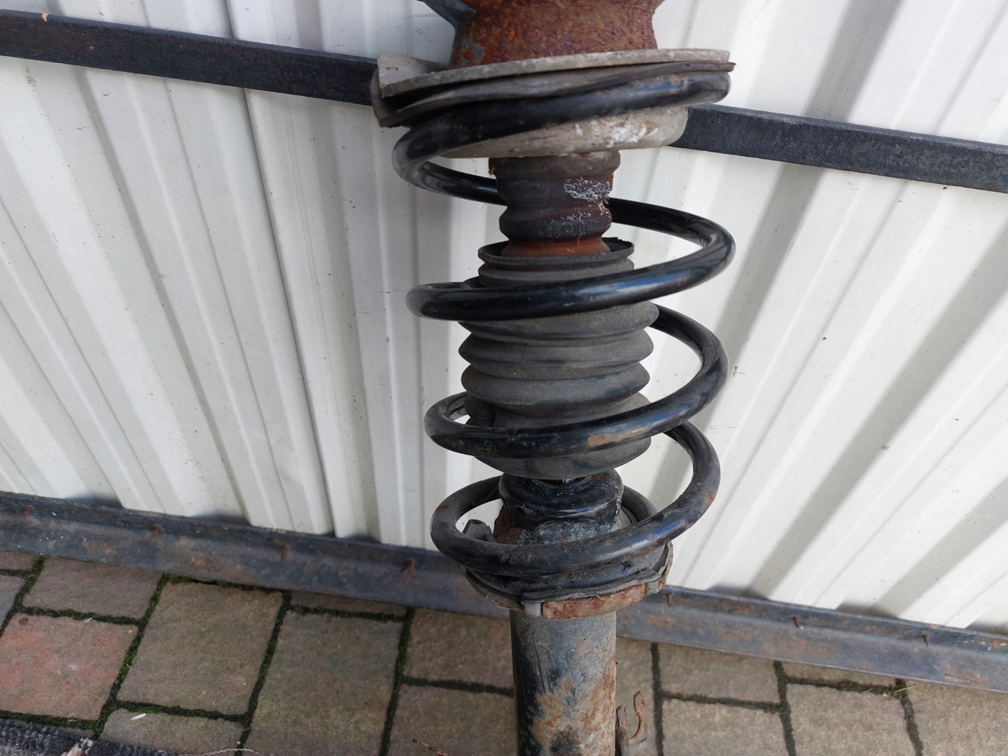 swing left front BMW X1 E84 2.0 D X-DRIVE 12r