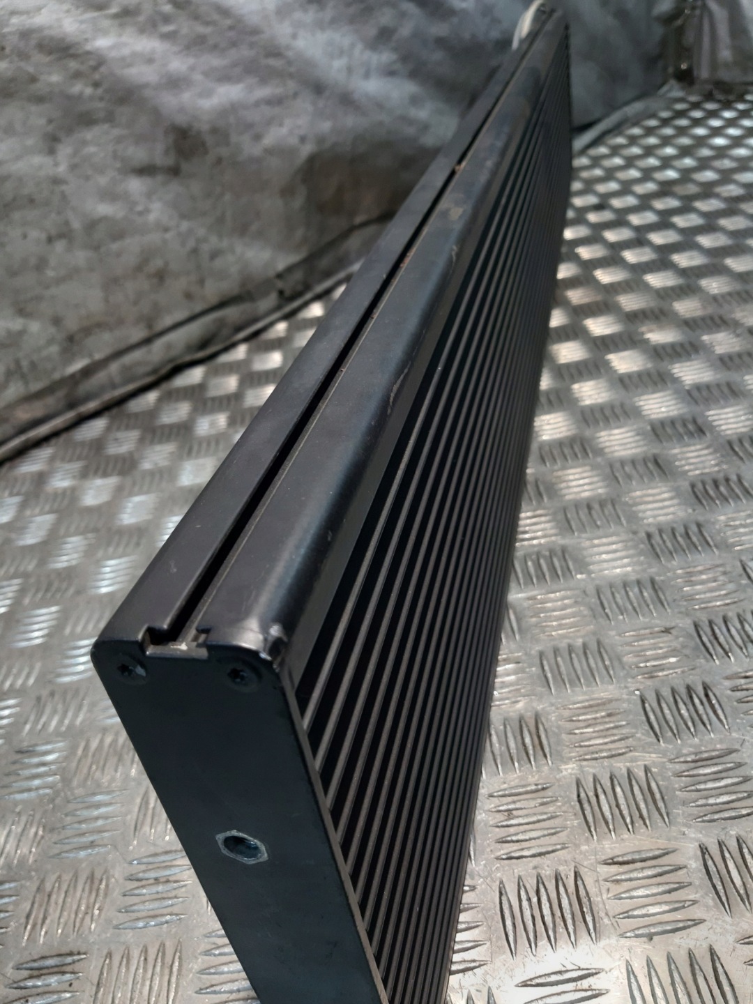 display AESYS HG 4/10.120x16/1 YW SLIM2 EVOBUS