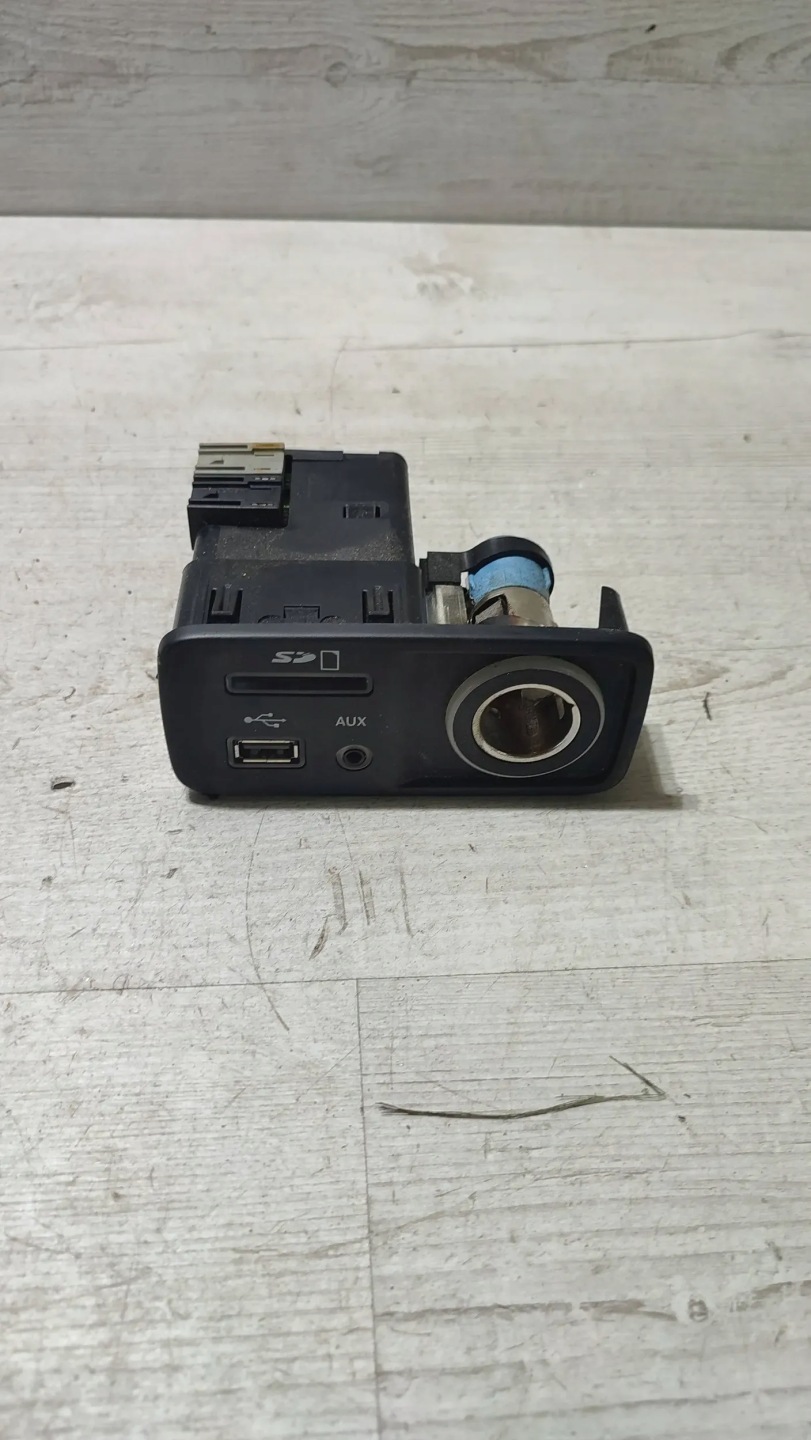 Jeep Cherokee KL 15r. 2.0d adapter zlacze USB