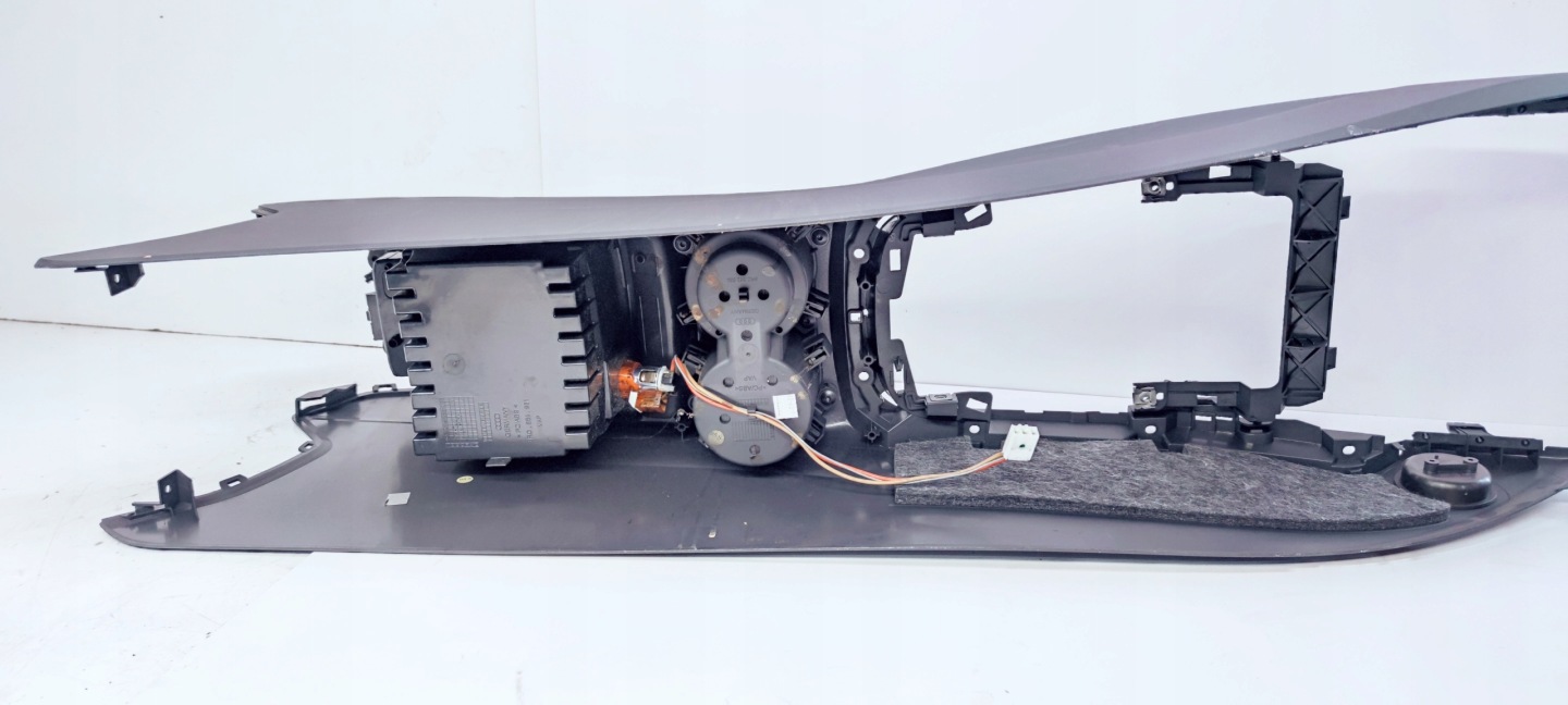 TUNEL mitte AUDI Q5 8R 8R0863242A
