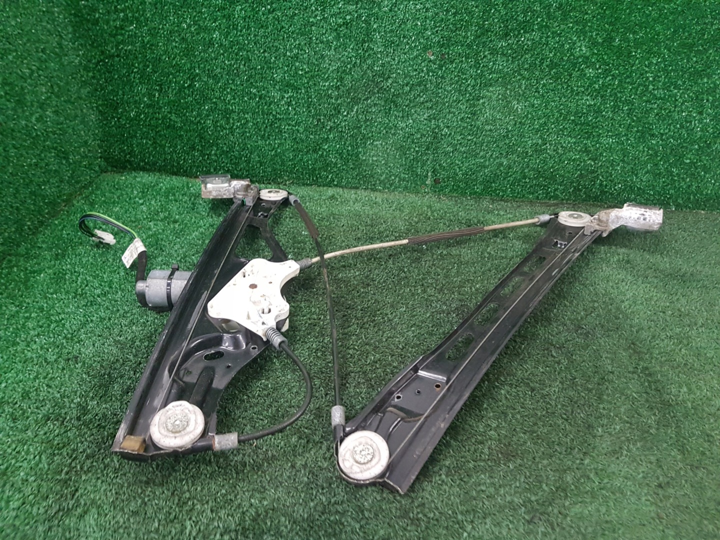 ELE mechanism windows left front MERCEDES-BENZ E-KLASA W211 A2118202942