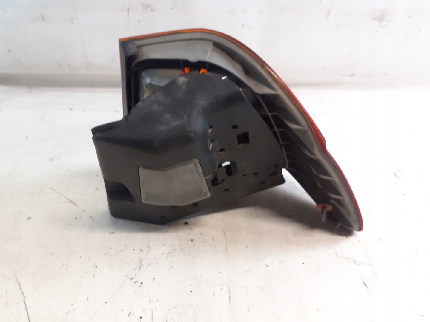 BMW E46 sedan OE 8334921 light rear part left