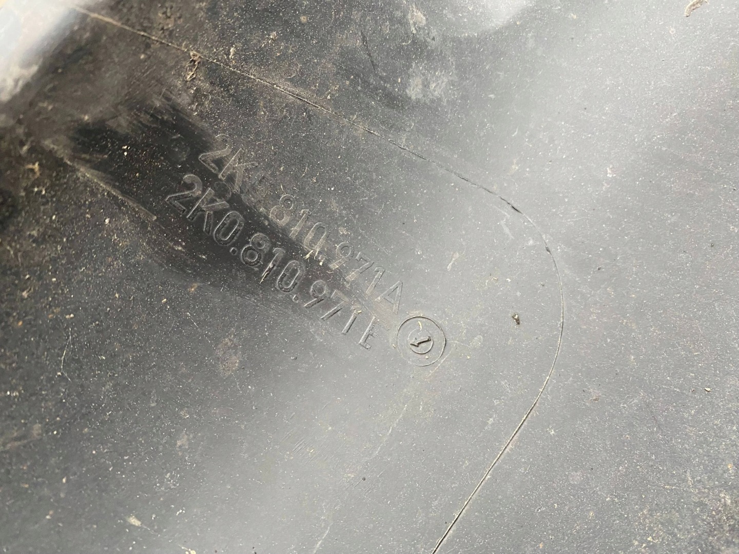 VW CADDY III 15- mudguard left rear part rear. 2K0810971E