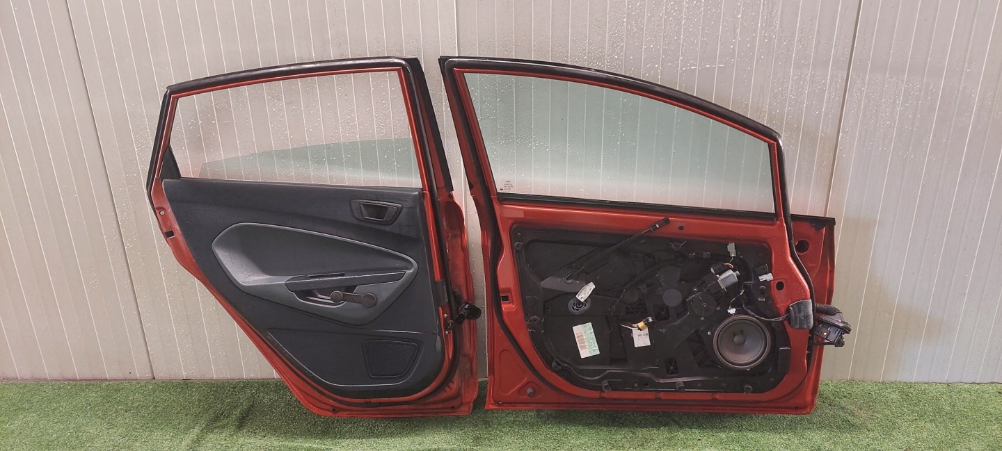 door left front FORD FIESTA MK7 LAK: T9
