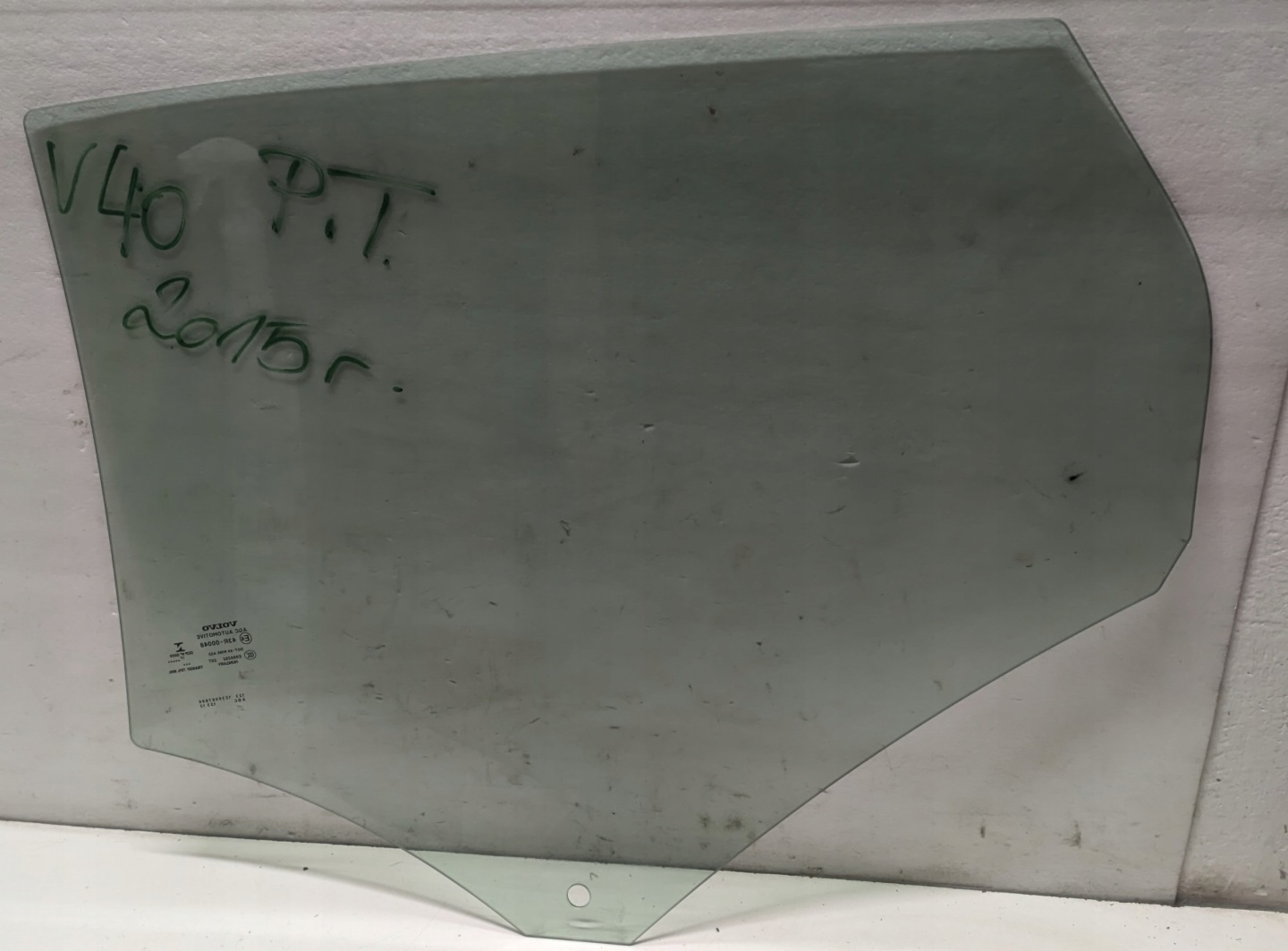 VOLVO V40 15R window door right rear part