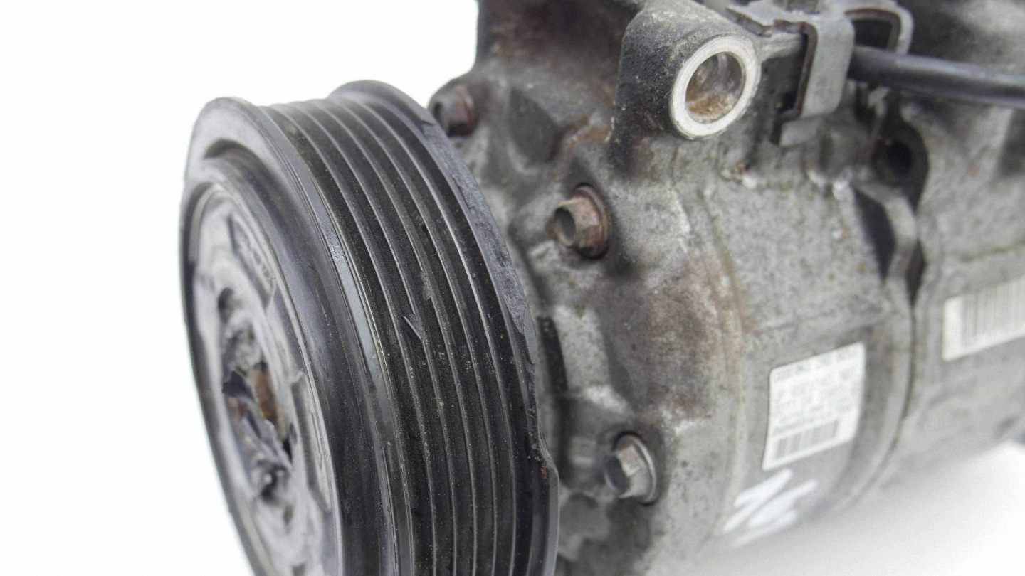 compressor of the air conditioning compressor; AUDI A4 B8 3.0 TDI 8K0260805J