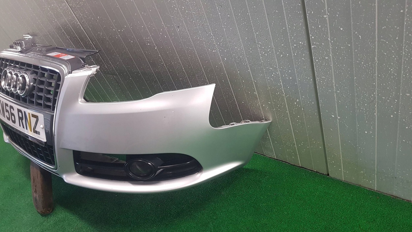 bumper AUDI A4 B7 S-LINE LAK: LX7W