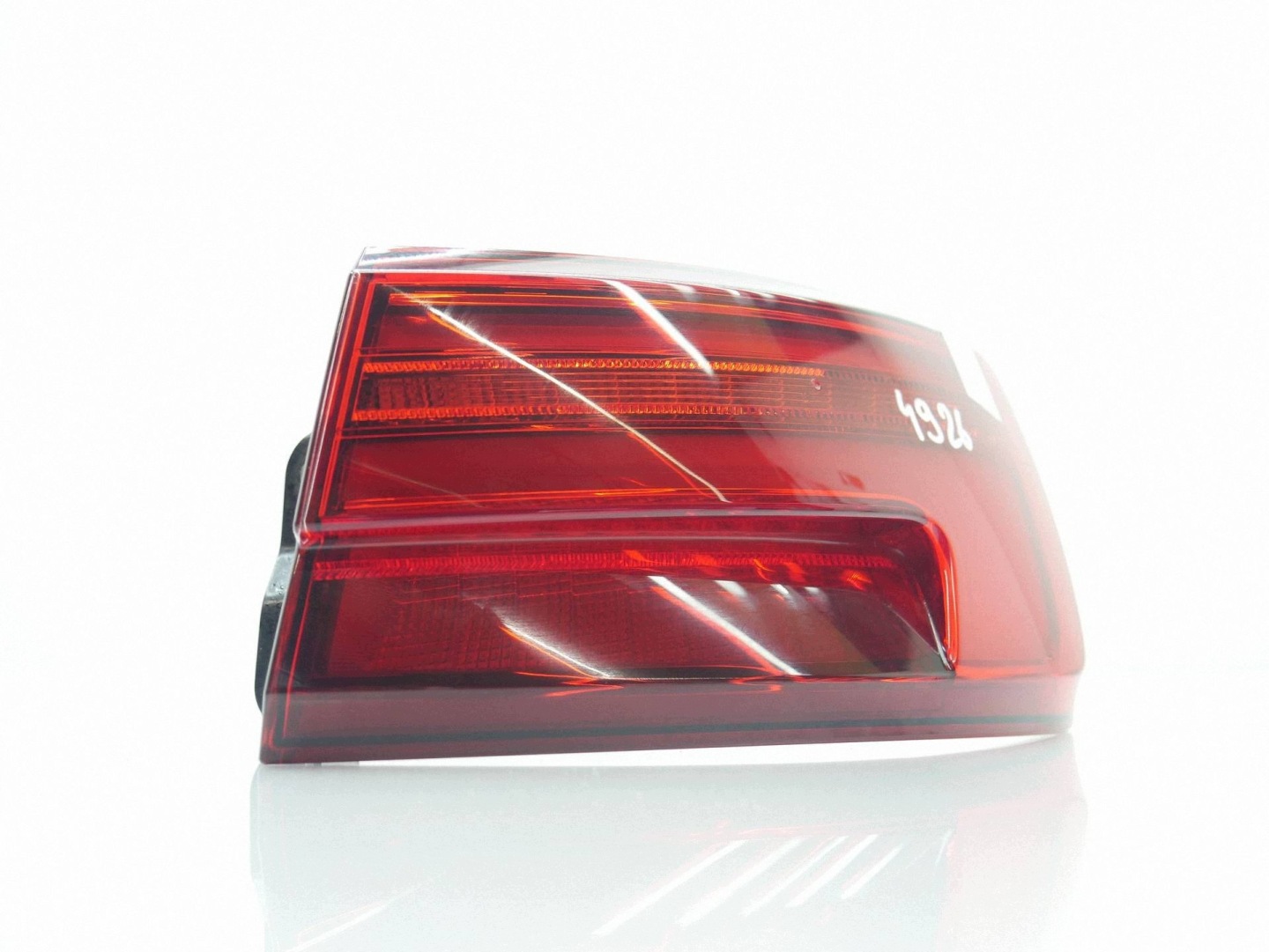 lámpa jobb hátso hátsó LED 8V5945092 AUDI A3 8V szedán LIFT