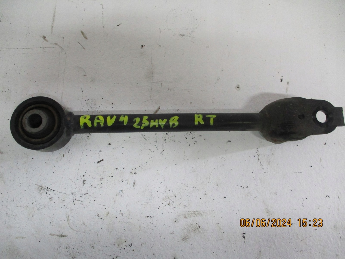 Querlenker rechts hinten TOYOTA RAV 4 V 20r 2,5hyb