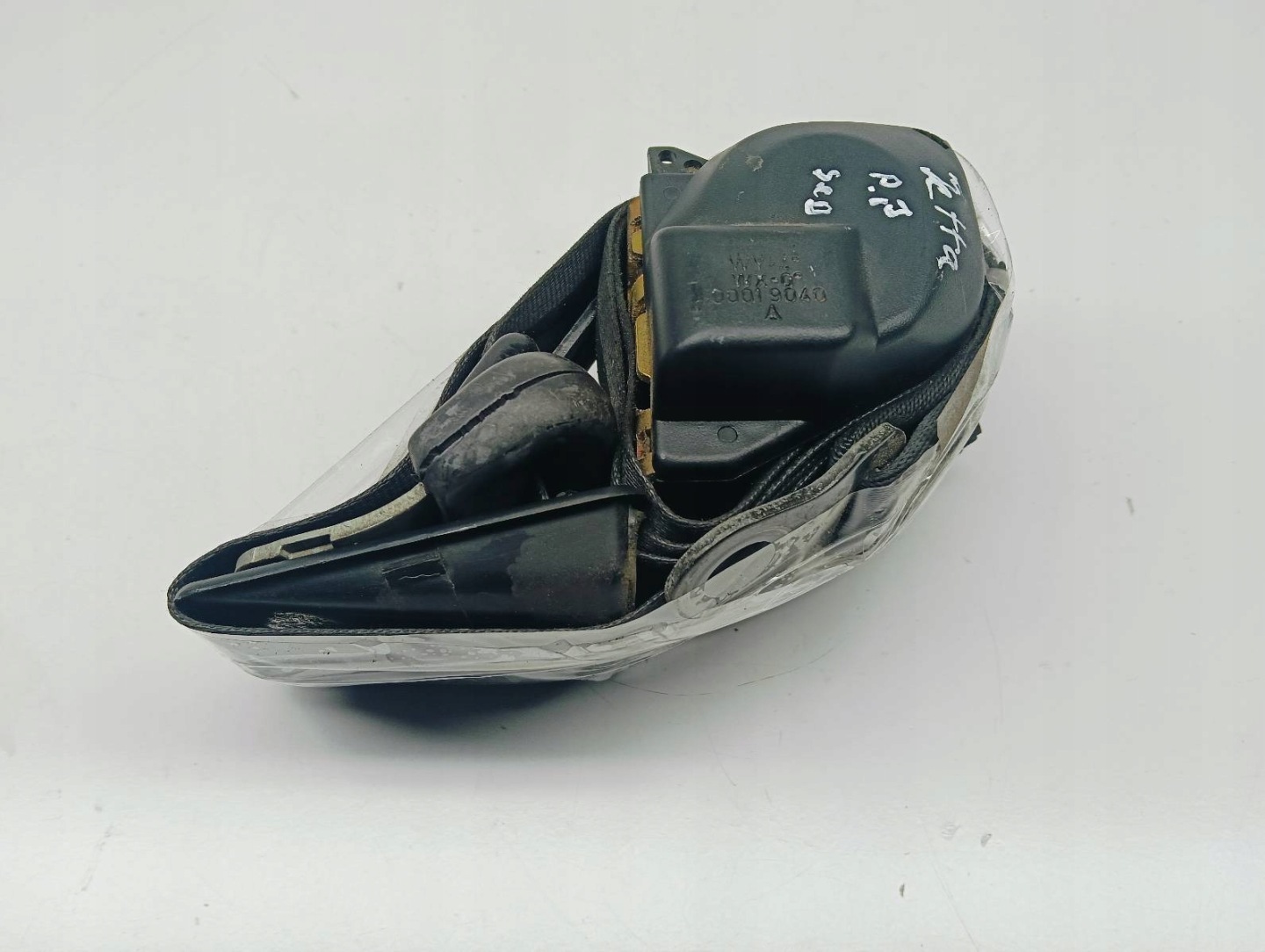 tension belt safety right front VW JETTA 88r 193857706A