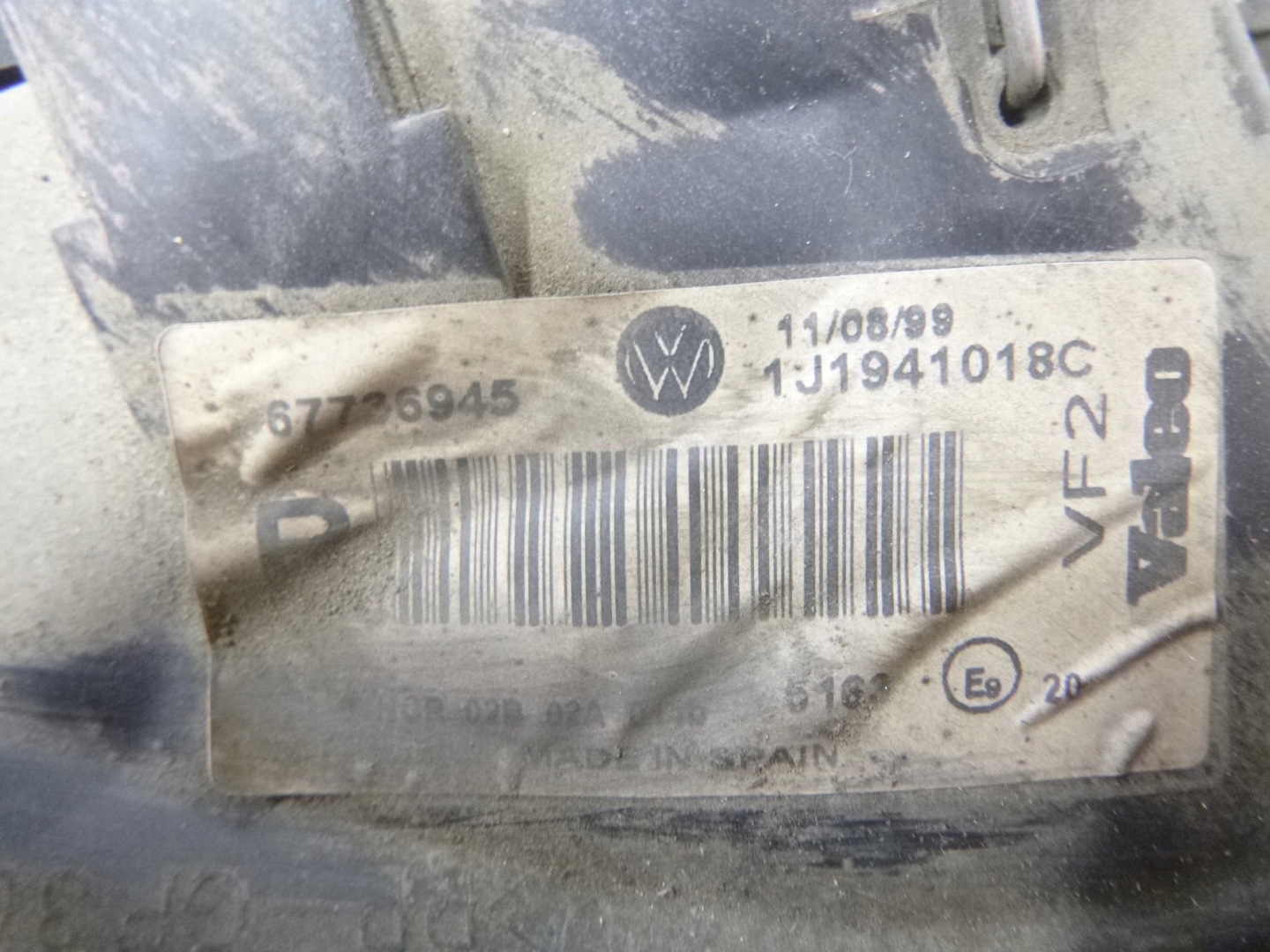 light front VW Volkswagen Golf IV 97-06r. VALEO 1J1941018C