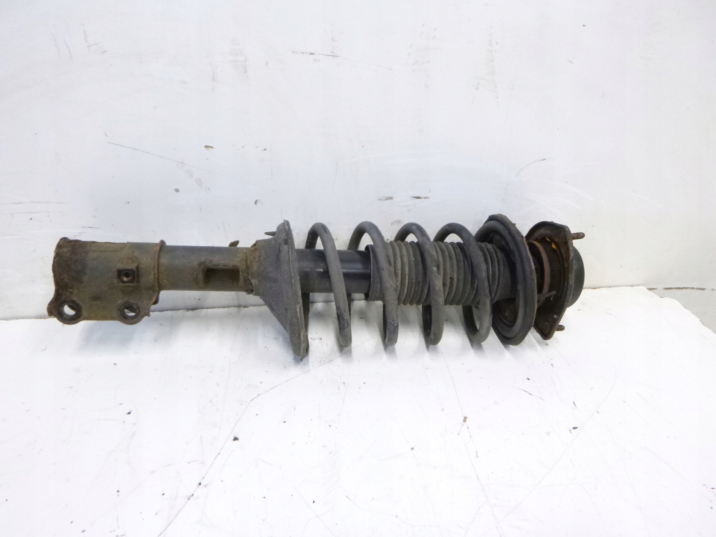 shock absorber front left Hyundai Getz 1.1 2007r.