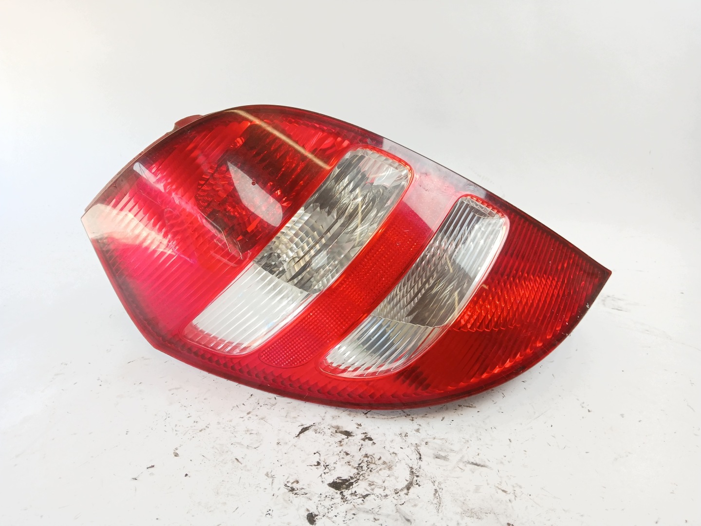 MERCEDES W169 licht links heck