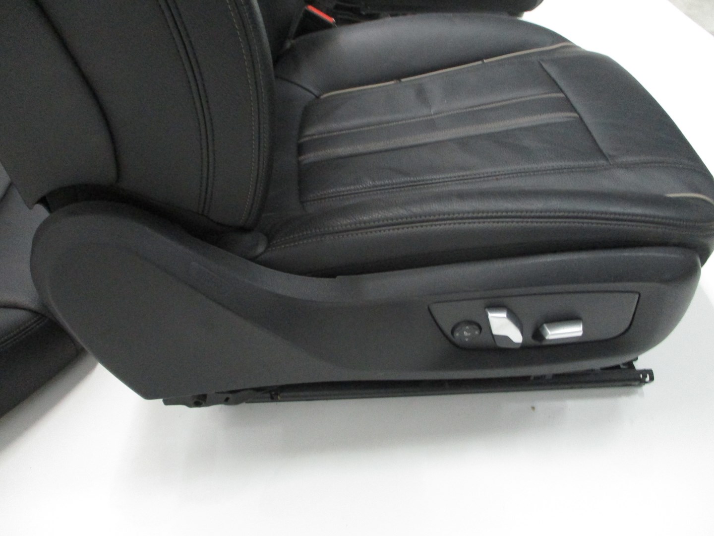 upholstery leather seats BMW 5 G30 18R sedan
