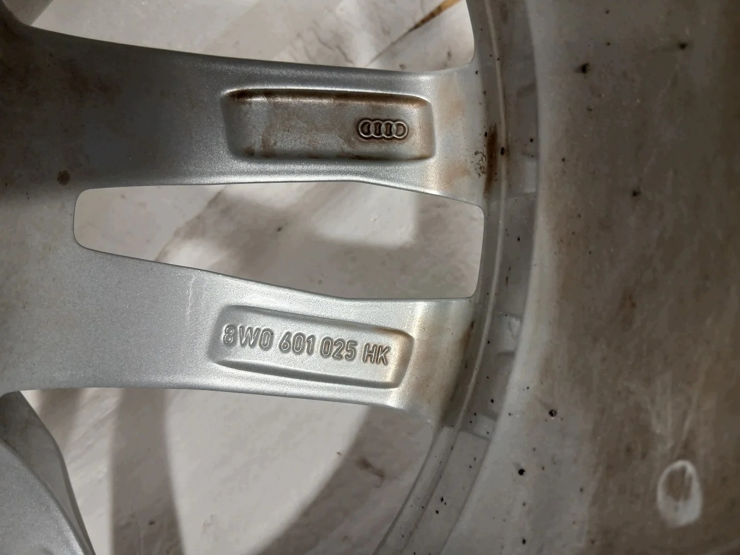 AUDI OE disk hliníkový 18" CALI 8W0601025HK