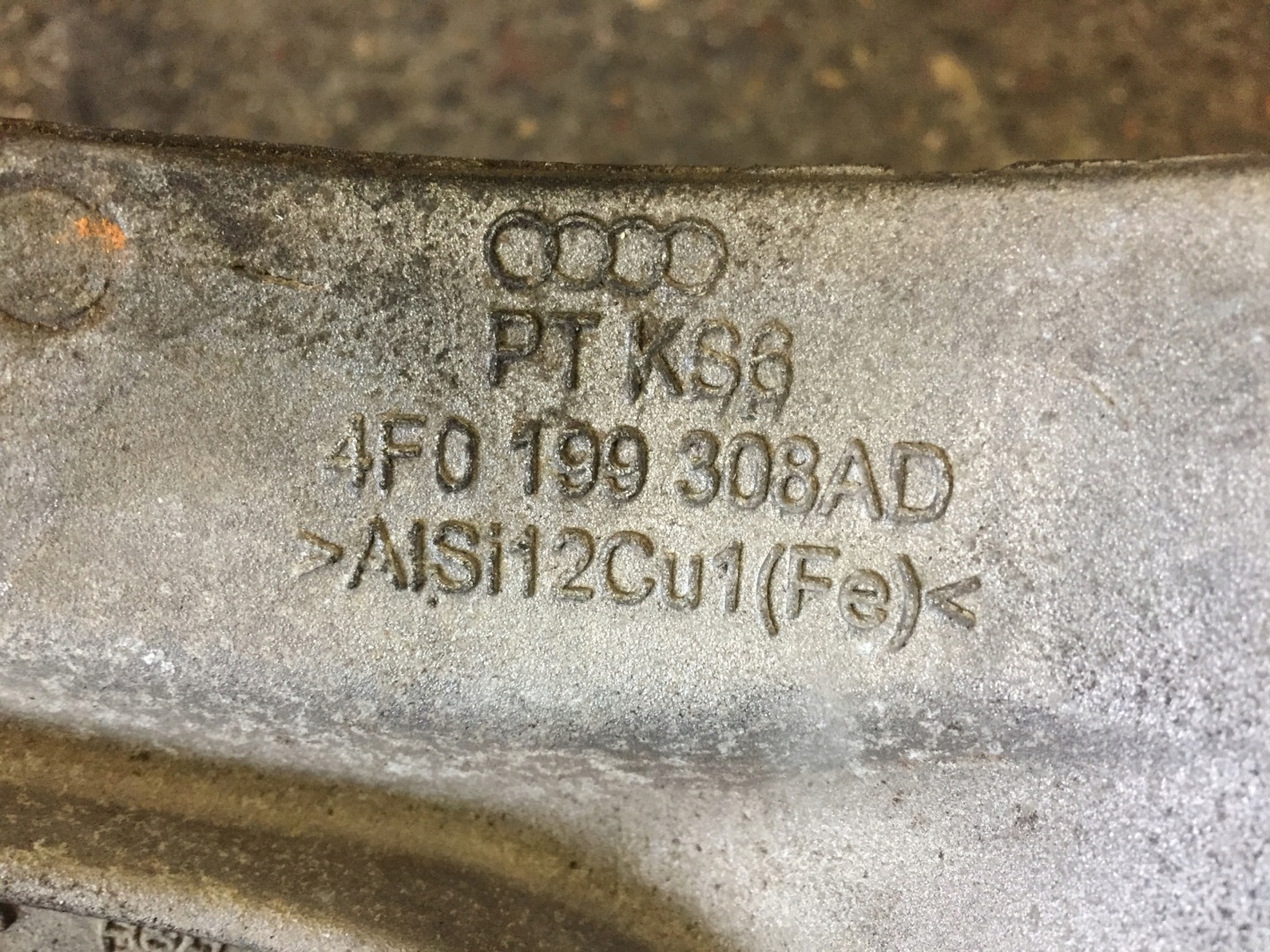 AUDI A6 C6 držák drzák motoru 4F0199308AD