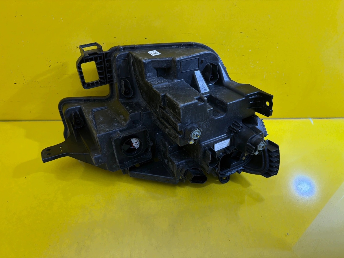 light left front Ford Explorer EV 2023- R2KB-13E015-CH