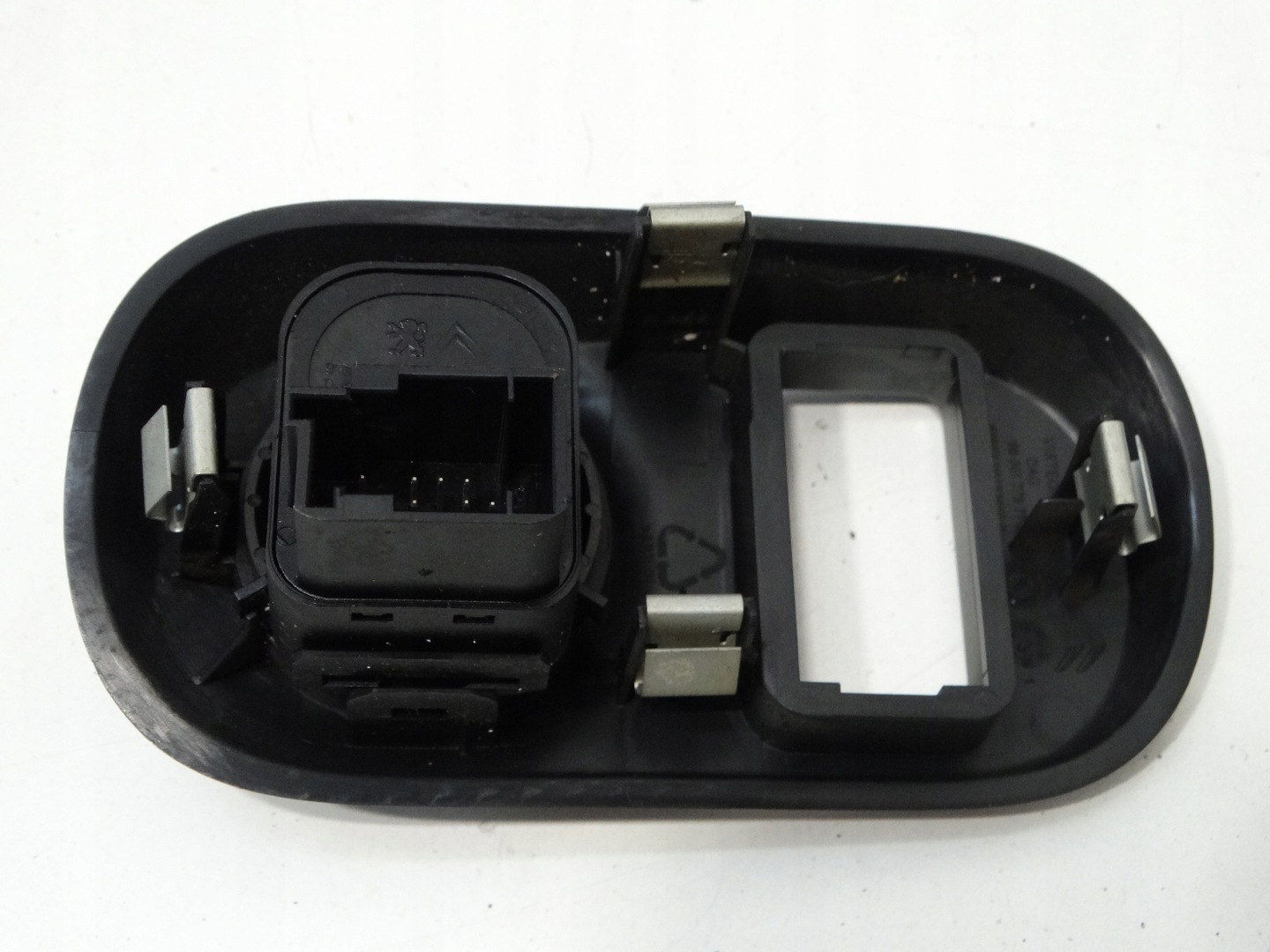 mirror control switch button CITROEN C4 CACTUS 96673722ZD