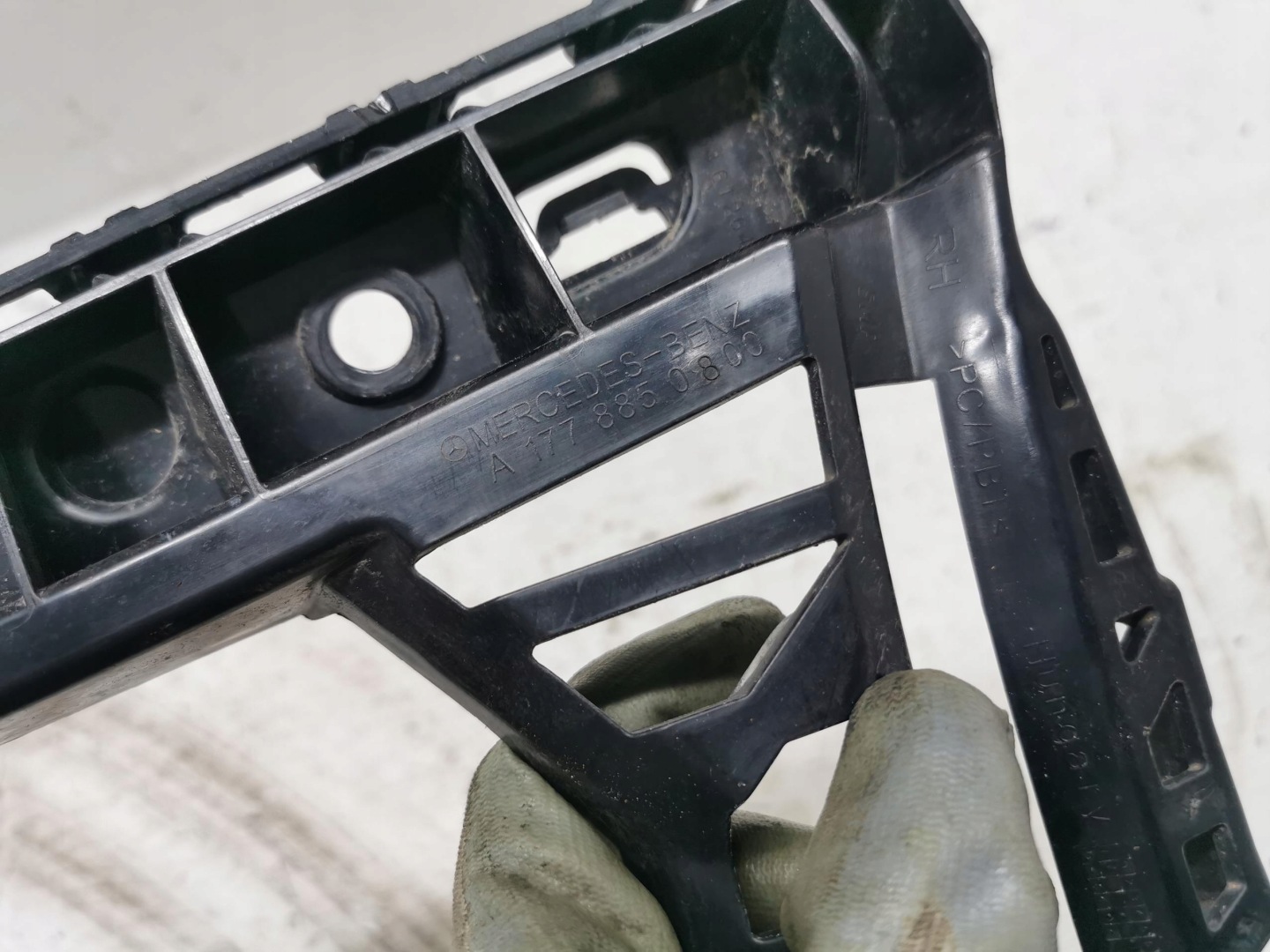bumper bracket right rear part MERCEDES A-KLASA W177