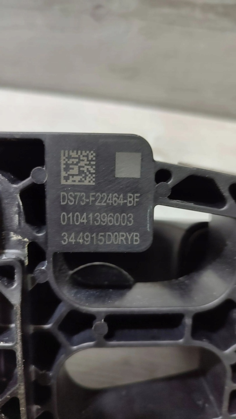 Ford Mondeo MK5 16r 2.0TDCi front side right handle exterior