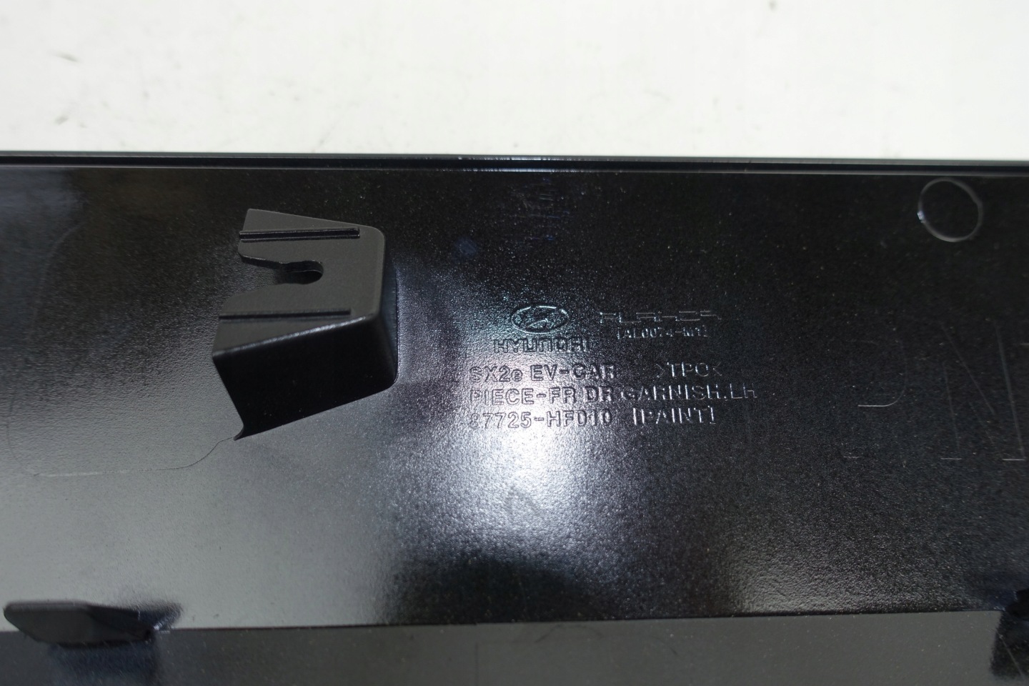 moulding door left front HYUNDAI KONA ELEKTRYK 22