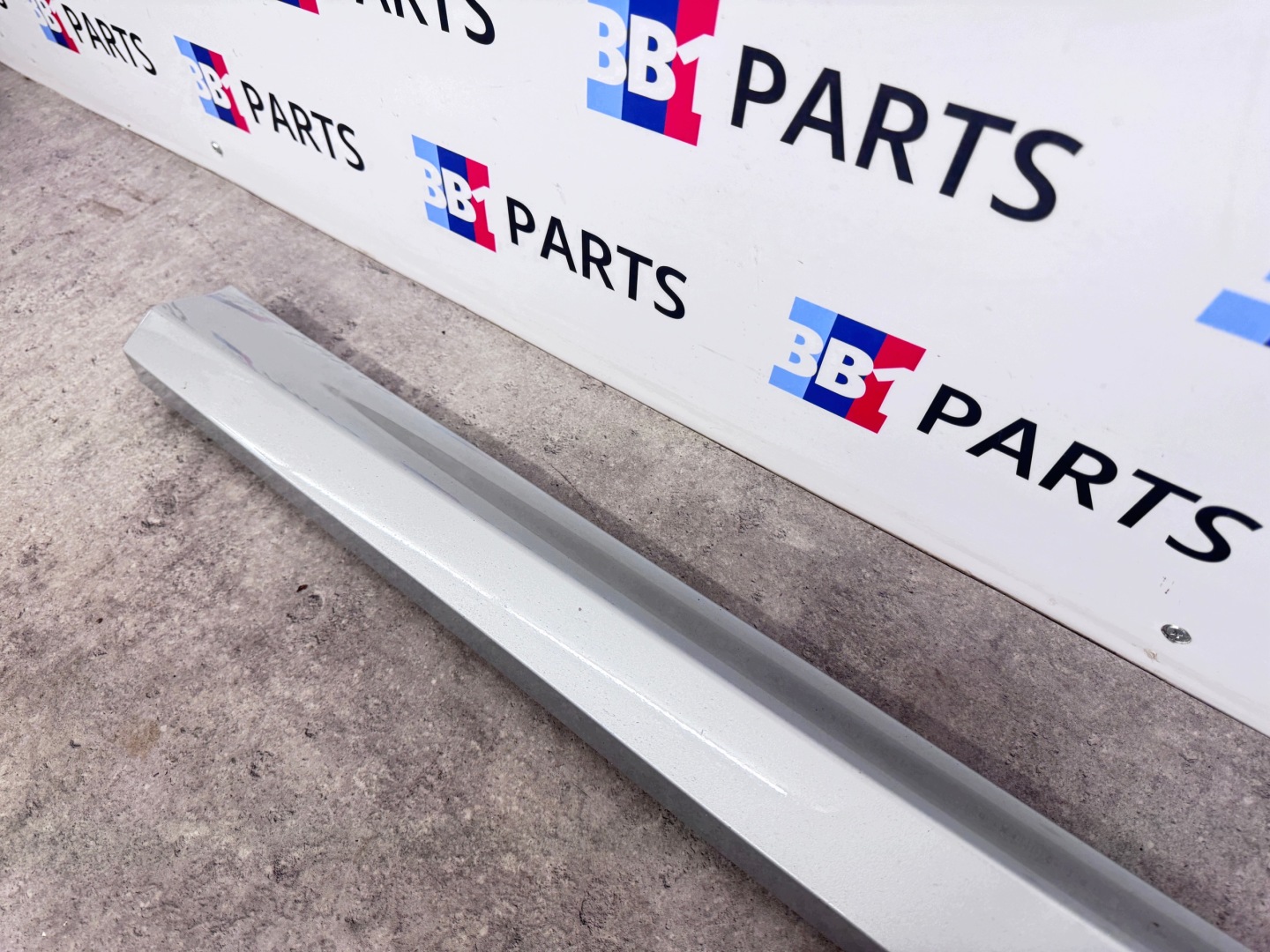 BMW G01 X3 G02 X4 moulding lower door m-packet left front A83 8064795