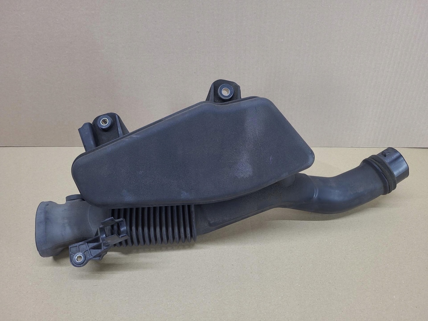 Rezonator filter luft Toyota Prius Plus ZVW40 2012 17893-37040