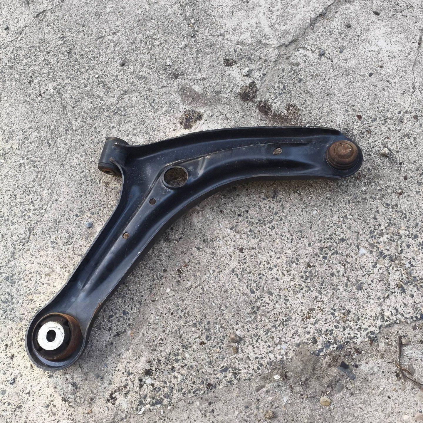 Querlenker vorne unterer Ford Fiesta MK7 LIFT 1.0 2016