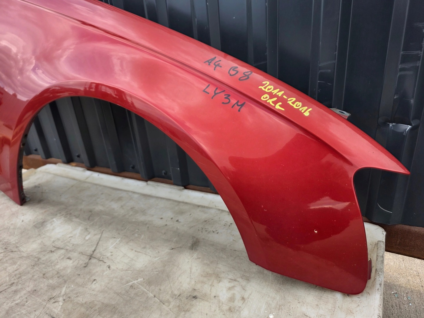 fender right front AUDI A4 B8 LIFT LY3M 2011-2016 original !!!