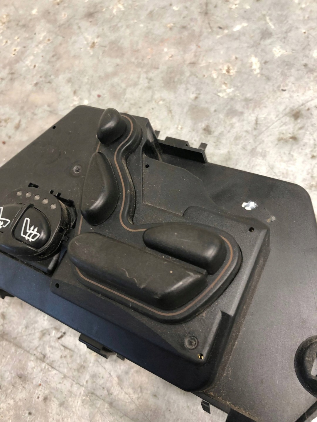 switch control seat left rear part MERCEDES W220 2208211358