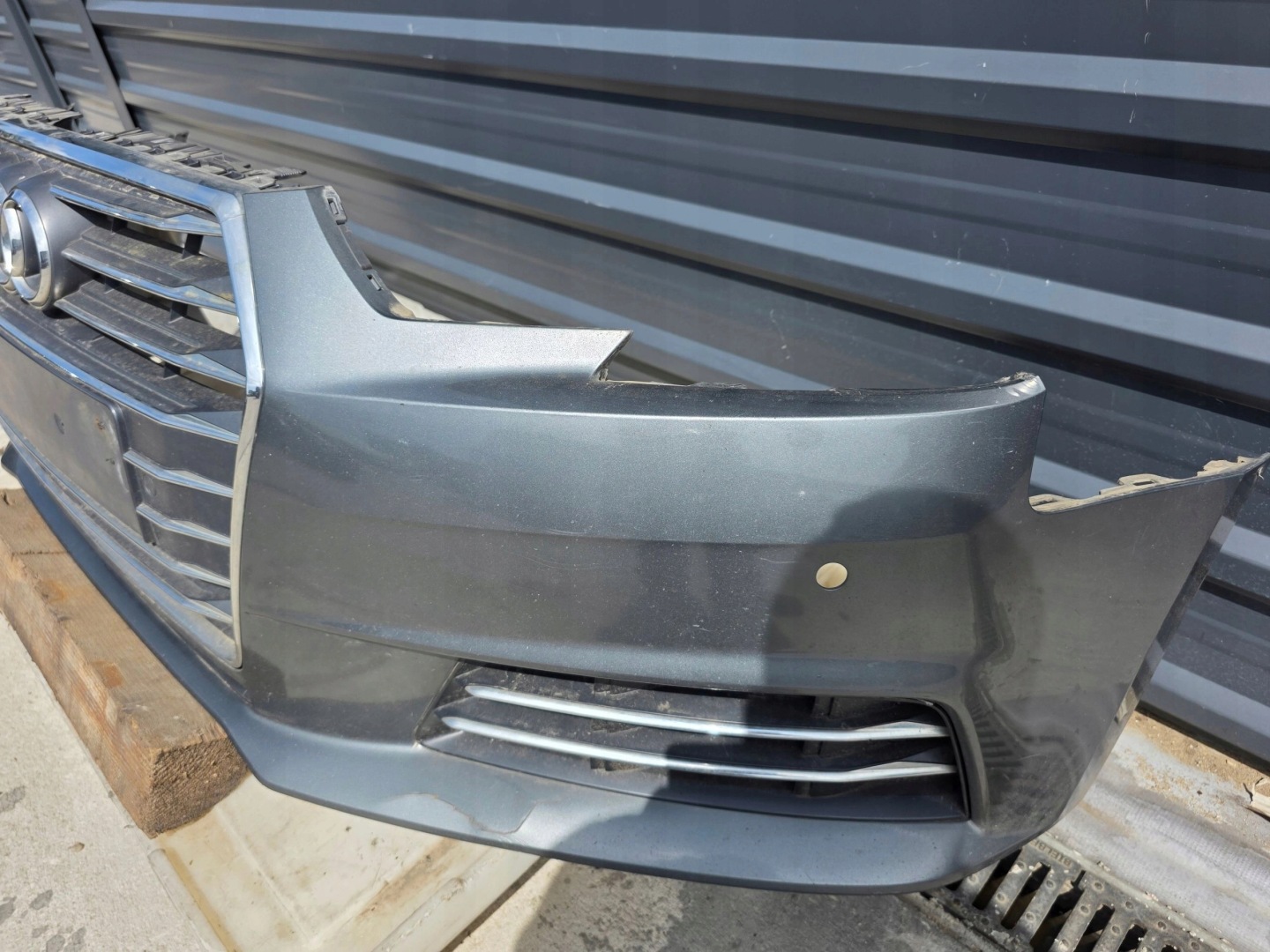 bumper front AUDI A4 B9 2016-2019 ZWYKLY LX7R PDC complete !!!